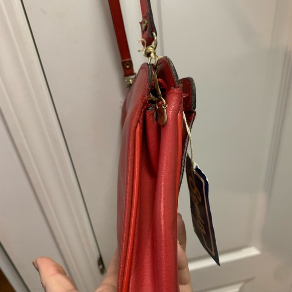 OFFERS??? Stein of Montreal TRUE Vintage Red Crossbody - Picture 9 of 10
